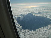 機内より望む富士山